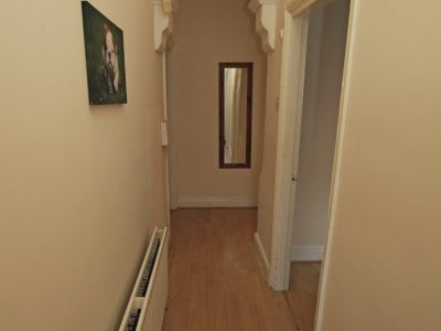 123 Tamworth Hallway