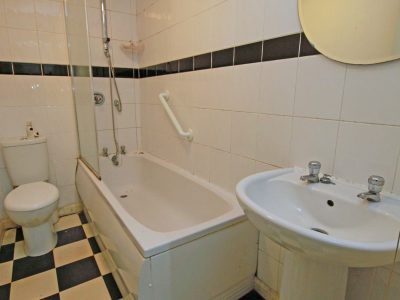 185 Stanton Bathroom