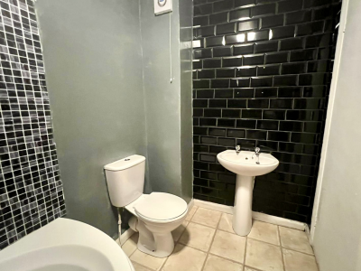 62 Gbro Bathroom